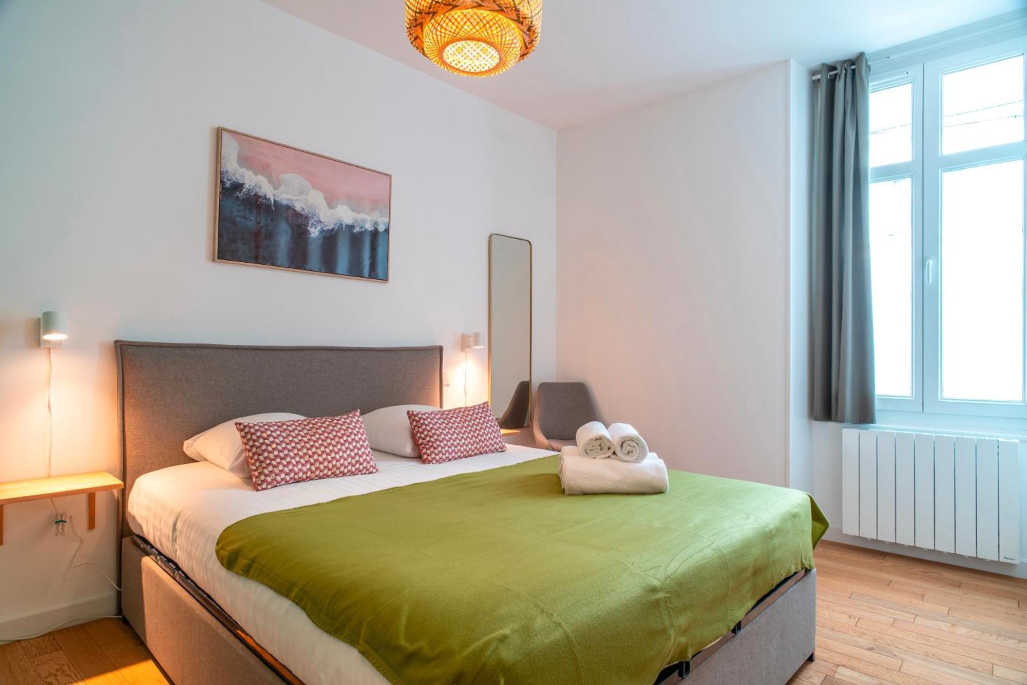 Escale Jardin - Joli Apt Proche Gare Avec Jardin 瓦讷 外观 照片